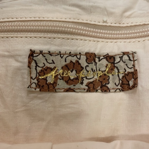 NWT Free People Patterned Slouchy Carryall Sling Bag - Picture 4 of 4